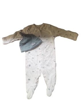 Badgley Mischka Knotted Top Baby Beanie + Sleeper | 0-3 Months | Infant